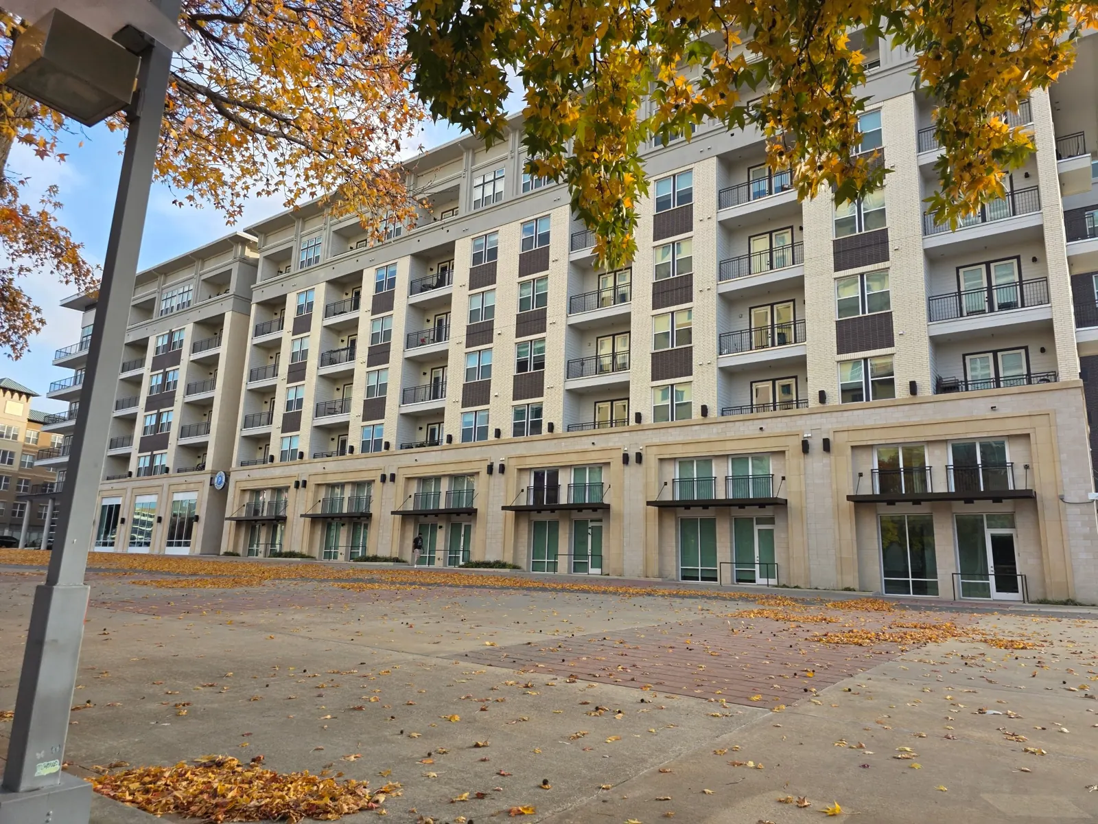 Aerial view of mid-rise apartment buildings for renters looking for no credit check apartments in Dallas